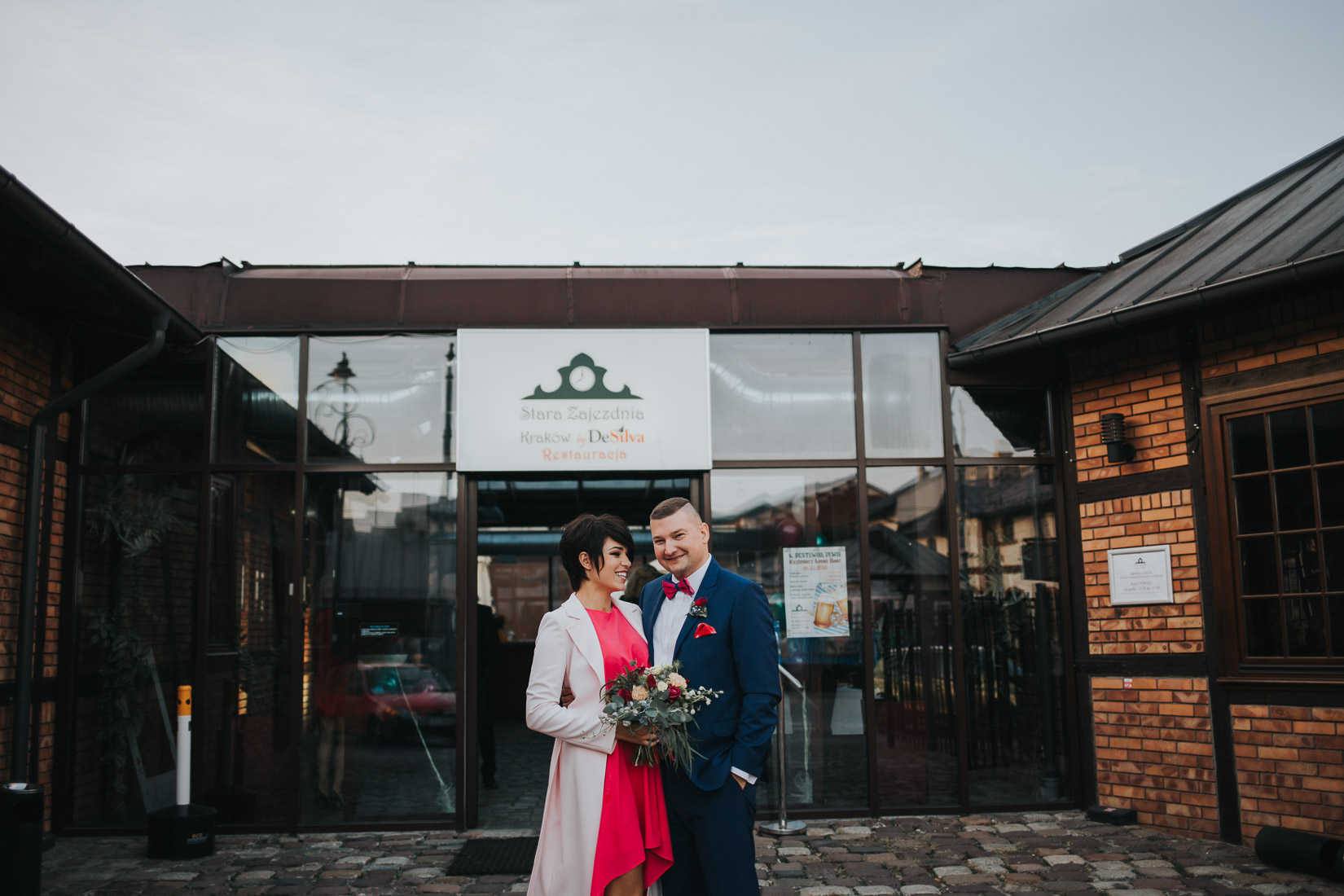Fotograf ślubny Kraków,Sesja ślubna Muzeum Muzeum Inżynierii Miejskiej ,Stara Zajezdnia Kraków Kazimierz