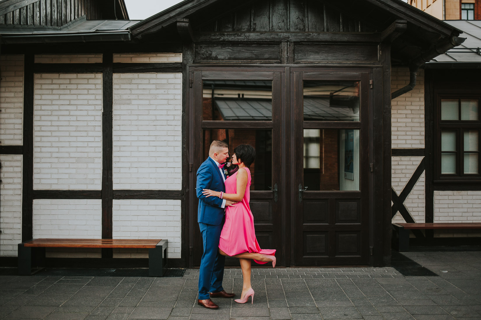 Fotograf ślubny Kraków,Sesja ślubna Muzeum Muzeum Inżynierii Miejskiej ,Stara Zajezdnia Kraków Kazimierz