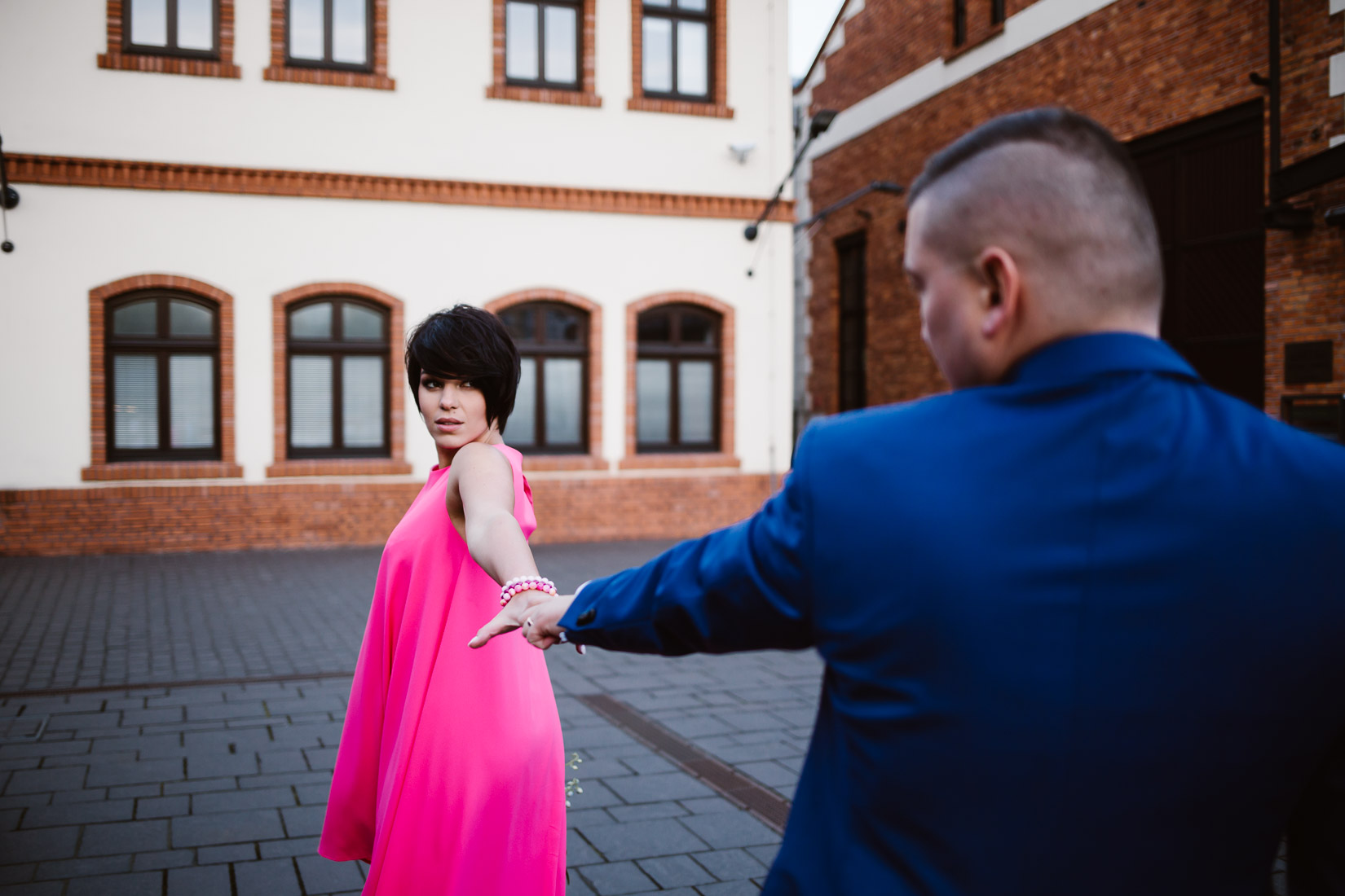 Fotograf ślubny Kraków,Sesja ślubna Muzeum Muzeum Inżynierii Miejskiej ,Stara Zajezdnia Kraków Kazimierz
