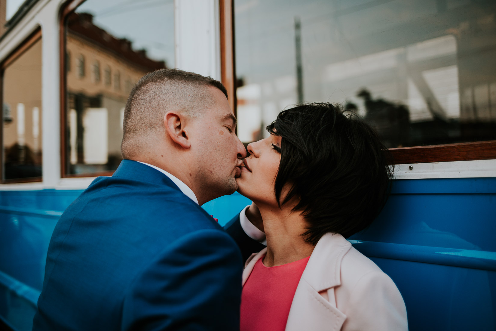 Fotograf ślubny Kraków,Sesja ślubna Muzeum Muzeum Inżynierii Miejskiej ,Stara Zajezdnia Kraków Kazimierz