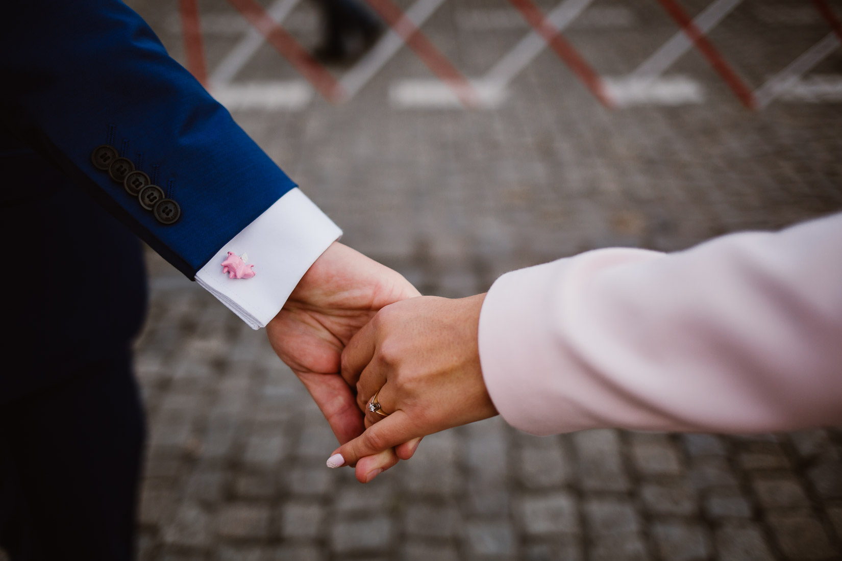 Fotograf ślubny Kraków,Sesja ślubna Muzeum Muzeum Inżynierii Miejskiej ,Stara Zajezdnia Kraków Kazimierz