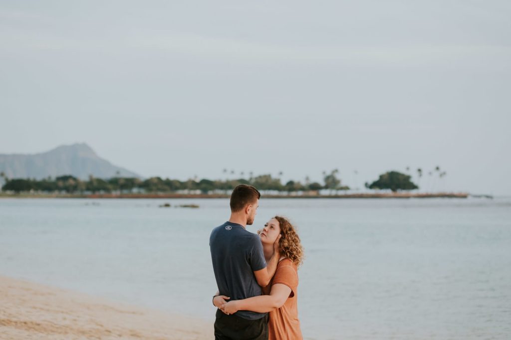 wedding sesion waikiki beach oahu hawaii