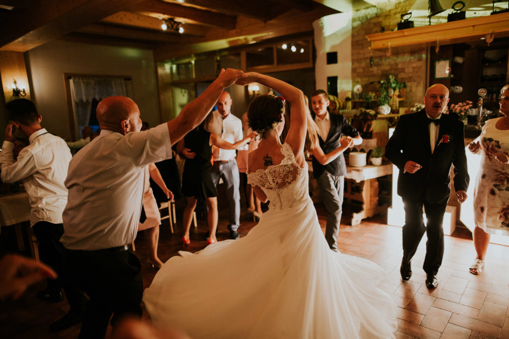 Fotograf ślubny Kielce Ślub rustykalny, Karczma Cekierówka wesele