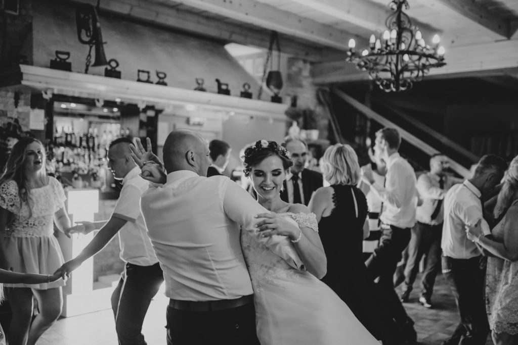 Fotograf ślubny Kielce Ślub rustykalny, Karczma Cekierówka wesele