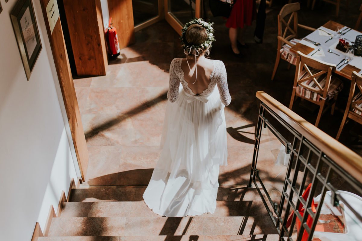 Ślub w Skalnym dworze, Ojców Skalny dwór