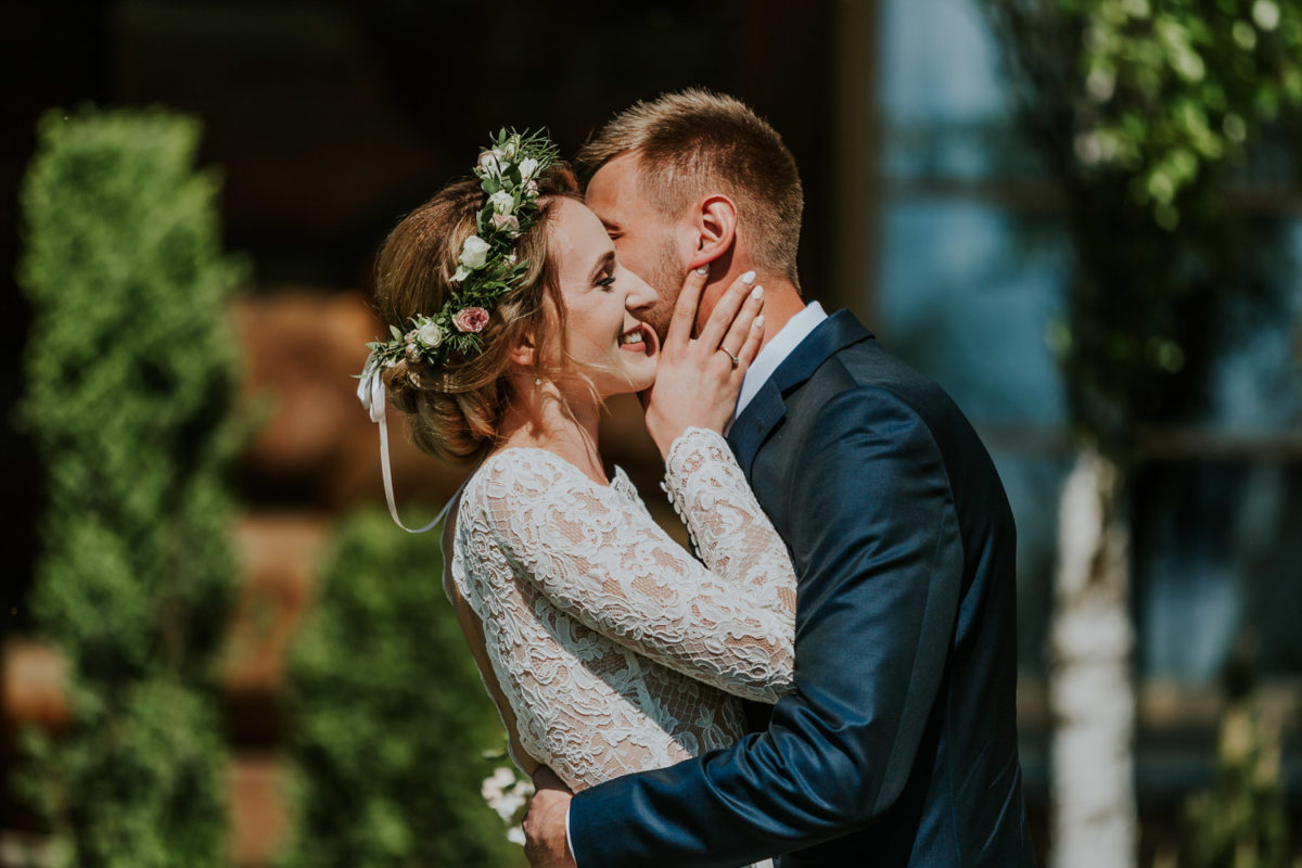 Ślub w Skalnym dworze, Ojców Skalny dwór