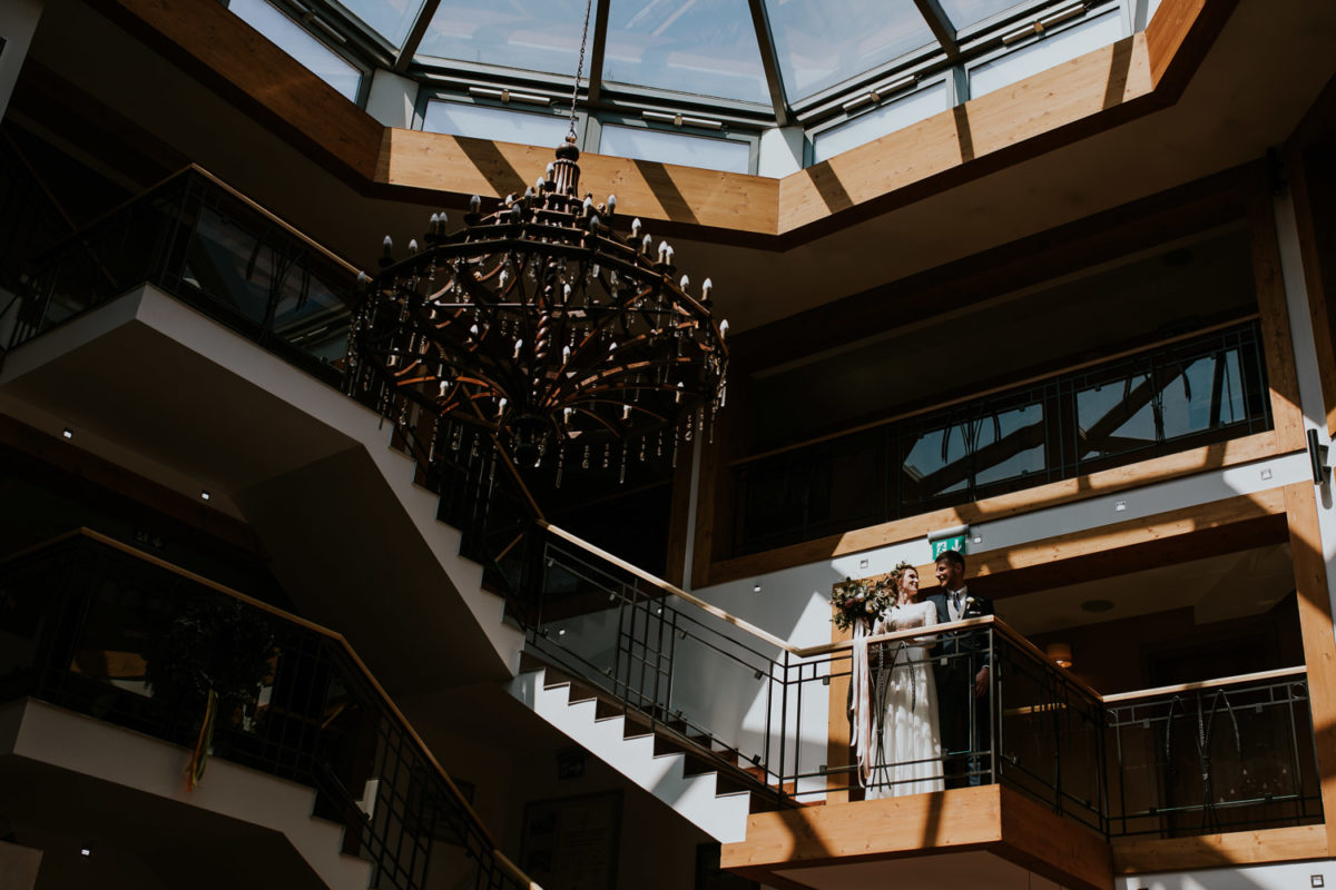 Ślub w Skalnym dworze, Ojców Skalny dwór