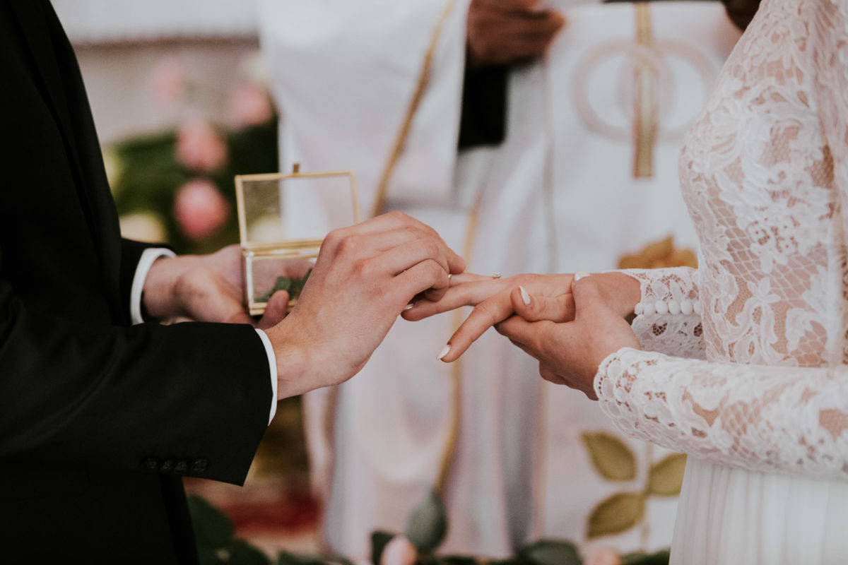 Ślub w Skalnym dworze, Ojców Skalny dwór