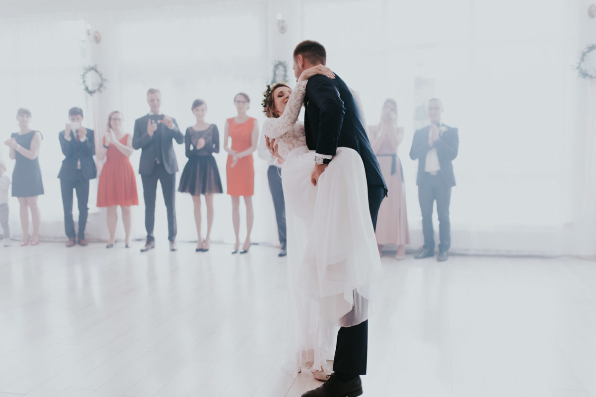 Ślub w Skalnym dworze, Ojców Skalny dwór