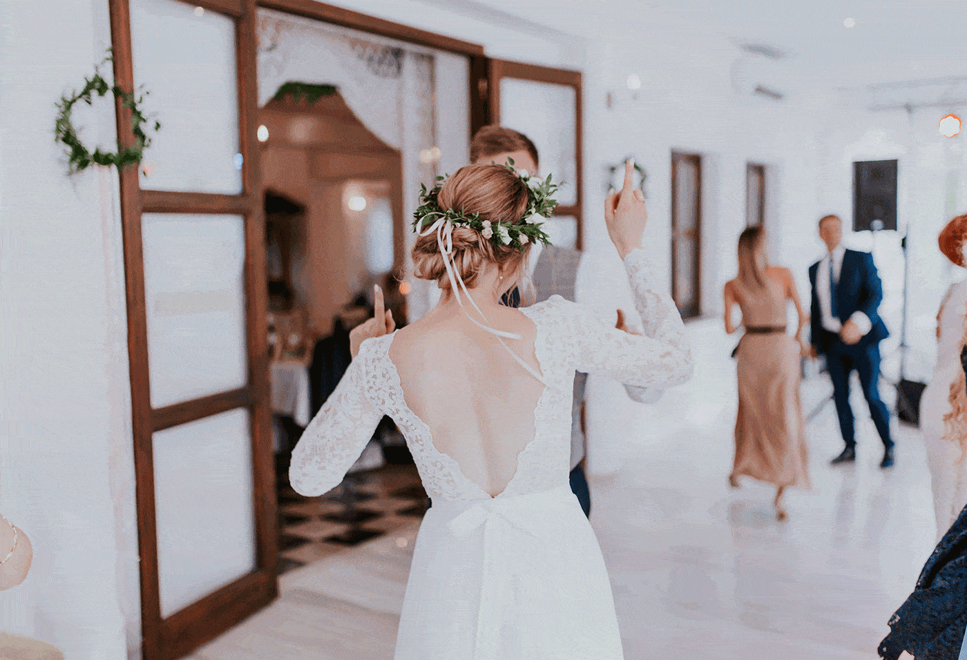 Ślub w Skalnym dworze, Ojców Skalny dwór