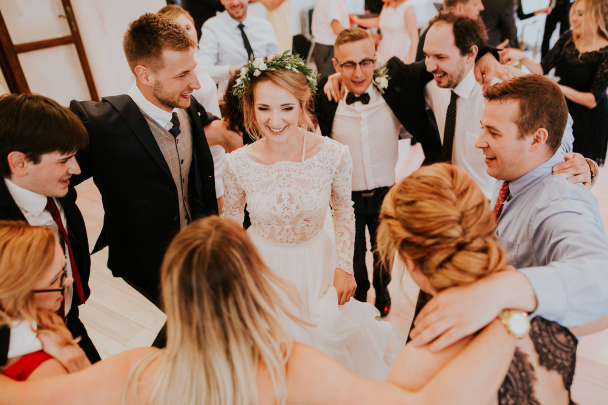 Ślub w Skalnym dworze, Ojców Skalny dwór