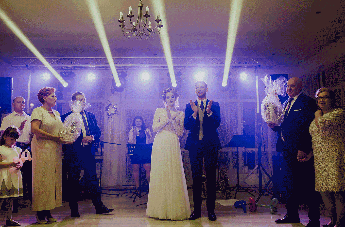 Ślub w Skalnym dworze, Ojców Skalny dwór