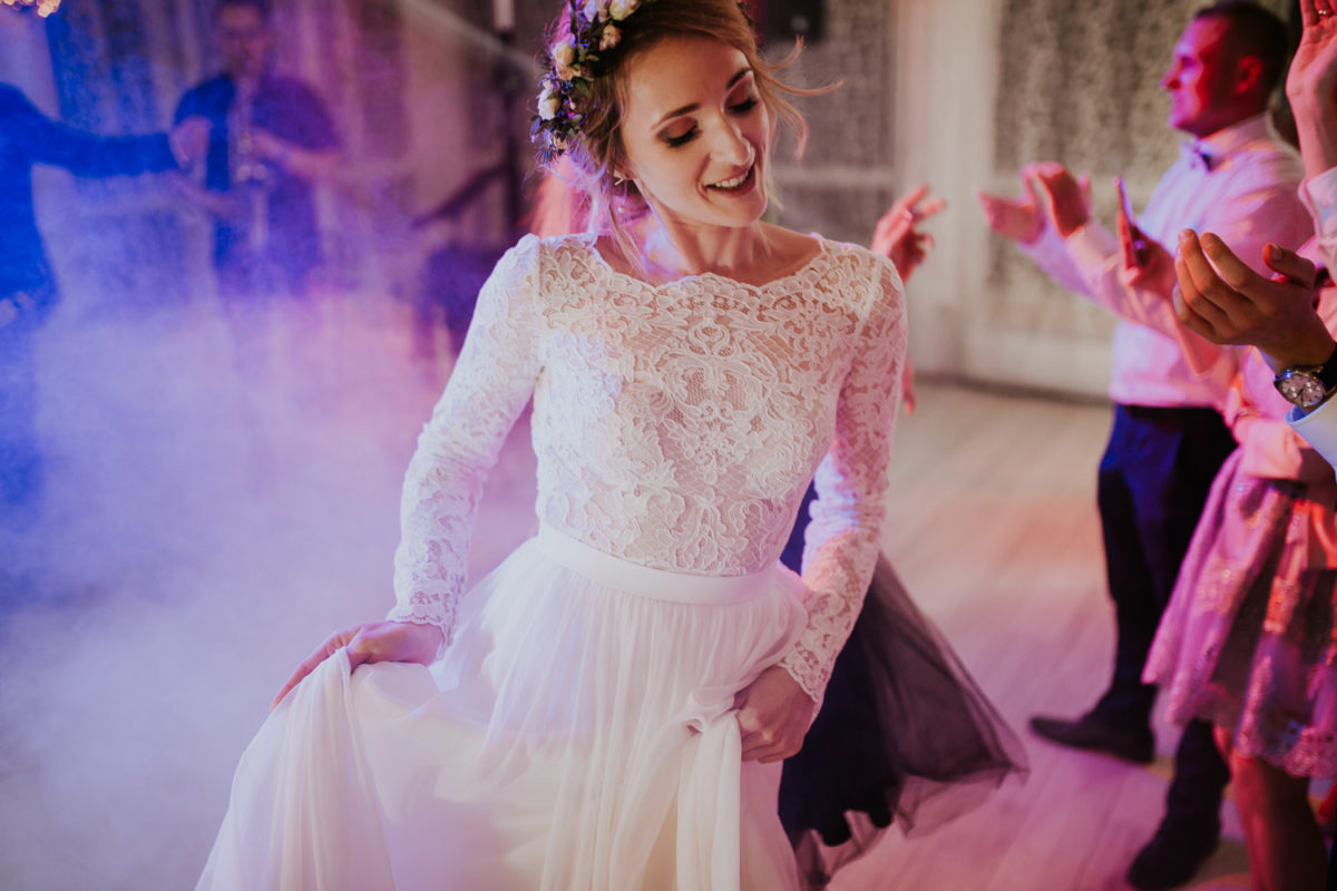 Ślub w Skalnym dworze, Ojców Skalny dwór