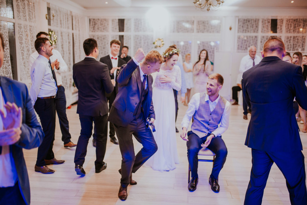 Ślub w Skalnym dworze, Ojców Skalny dwór