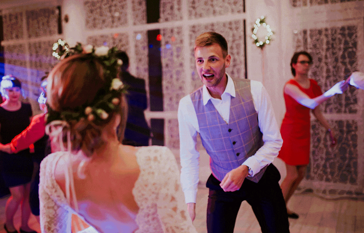 Ślub w Skalnym dworze, Ojców Skalny dwór