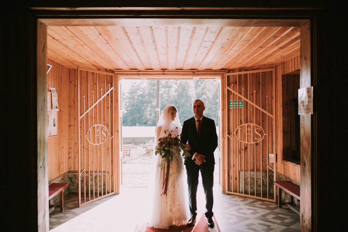 Ślub w Przepitkach, Parafia rzymskokatolicka pw. św. Zygmunta w Królewie ślub, fotografia ślubna Warszawa