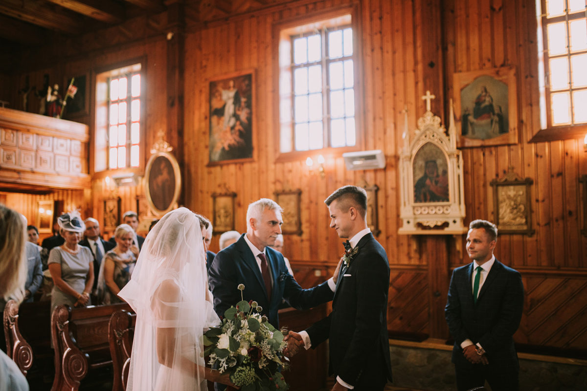 Ślub w Przepitkach, Parafia rzymskokatolicka pw. św. Zygmunta w Królewie ślub, fotografia ślubna Warszawa