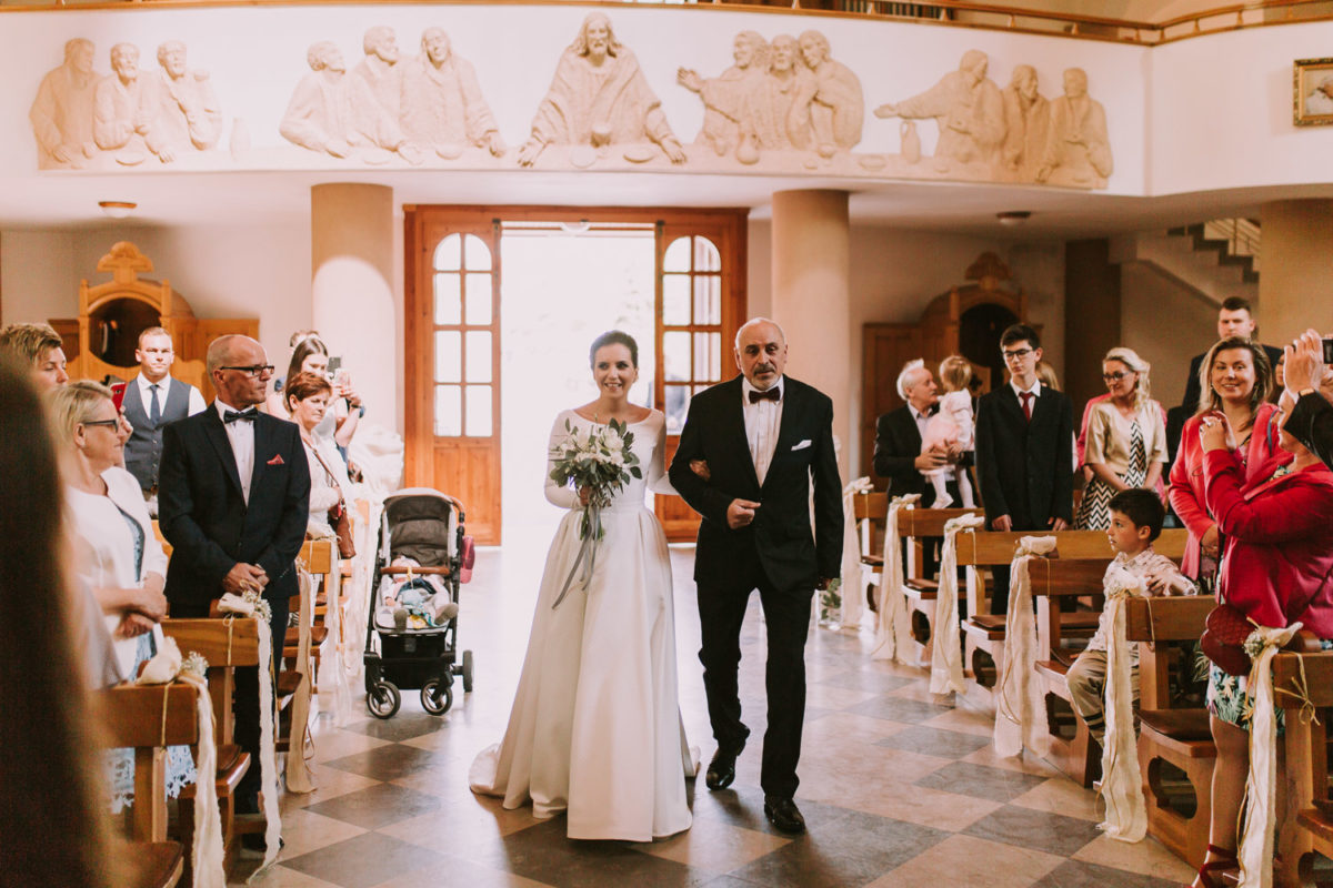 Ślub kościelny, Dekoracja kościoła, Tychy, Fotograf ślubny Warszawa, Duet fotografów