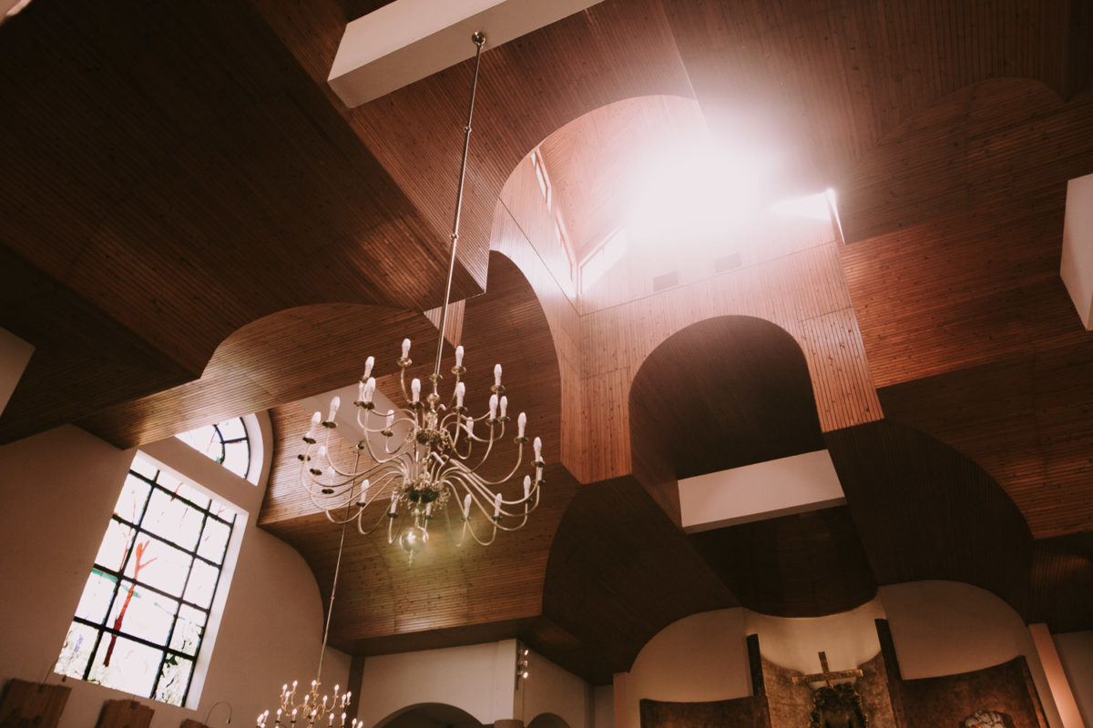 Ślub kościelny, Dekoracja kościoła, Tychy, Fotograf ślubny Warszawa, Duet fotografów