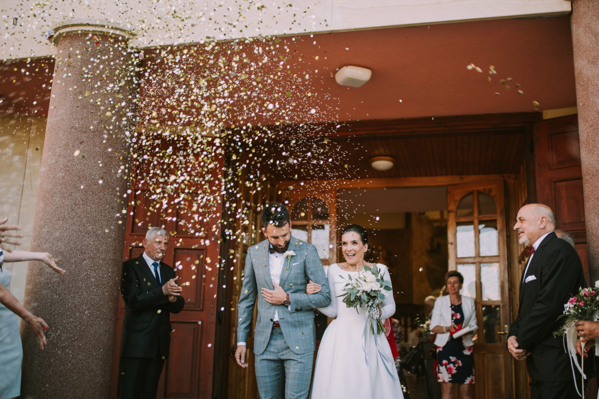 Ślub kościelny, Dekoracja kościoła, Tychy, Fotograf ślubny Warszawa, Duet fotografów