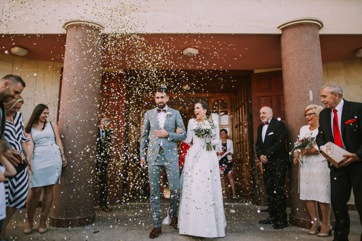 Ślub kościelny, Dekoracja kościoła, Tychy, Fotograf ślubny Warszawa, Duet fotografów