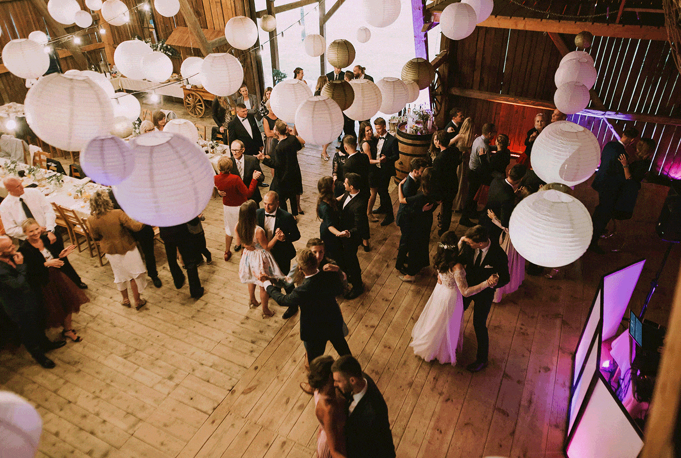 Rustykalne wesele w stodole, Fotograf Ślubny Warszawa, Folwark Wiązy 