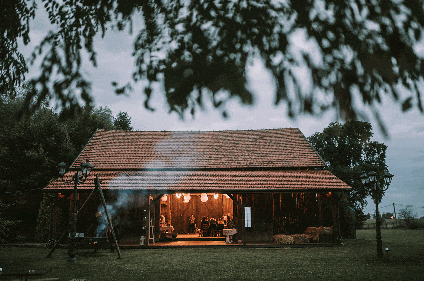 Rustykalne wesele w stodole, Fotograf Ślubny Warszawa, Folwark Wiązy 