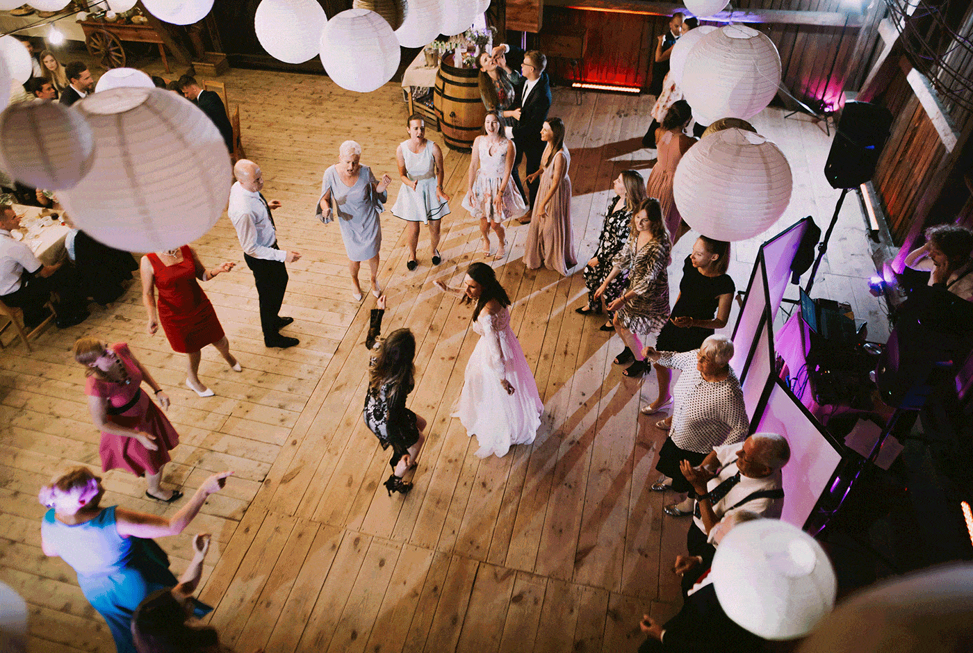 Rustykalne wesele w stodole, Fotograf Ślubny Warszawa, Folwark Wiązy 