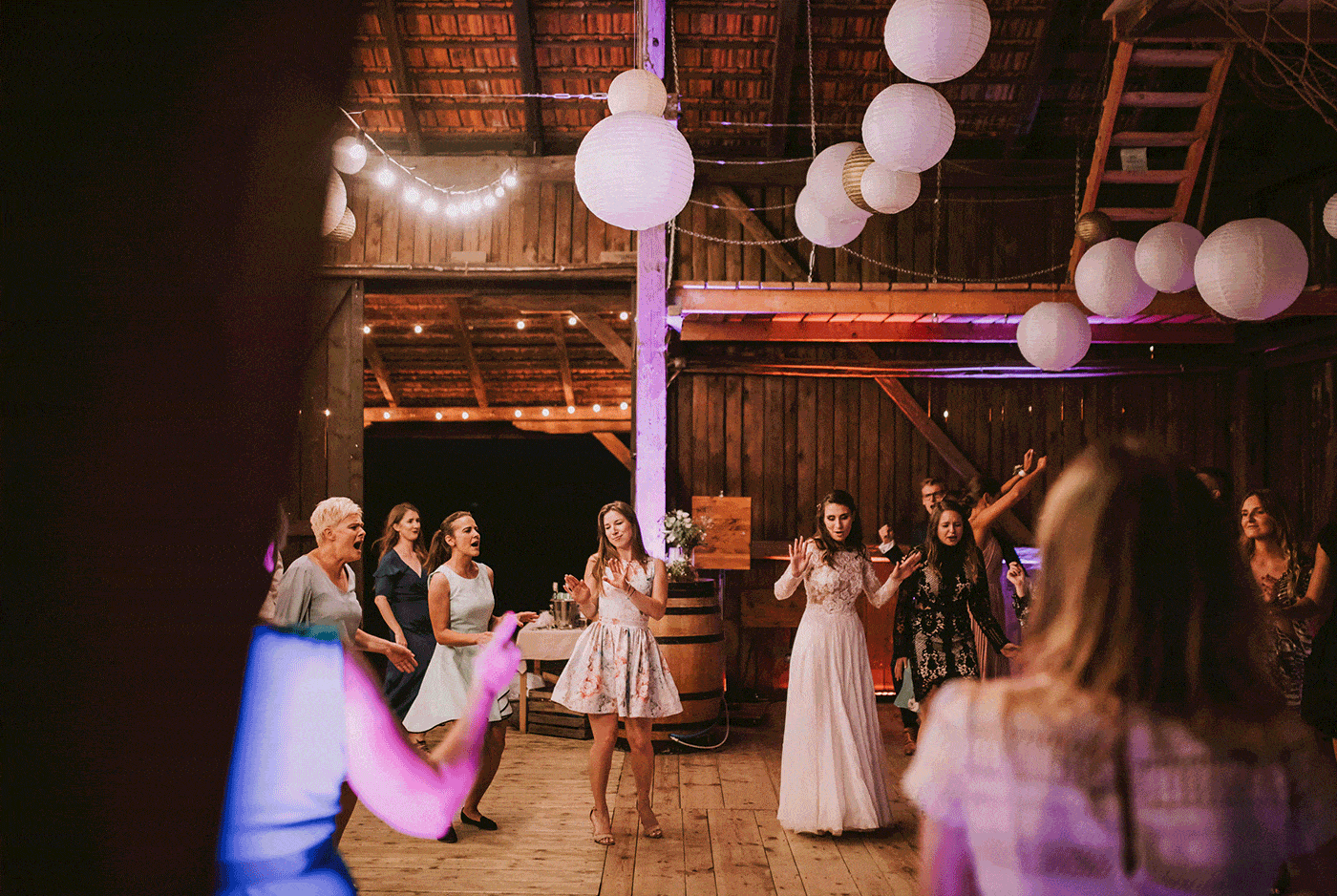 Rustykalne wesele w stodole, Fotograf Ślubny Warszawa, Folwark Wiązy 