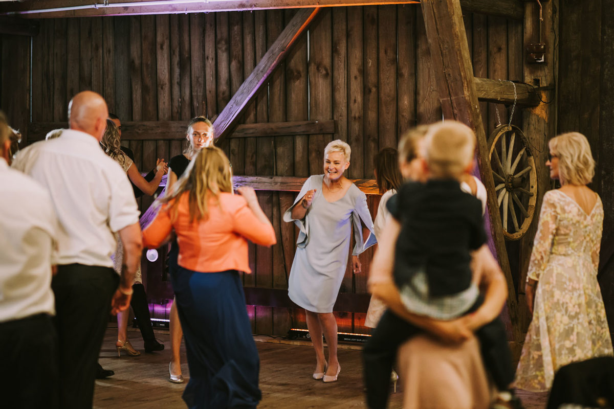 Rustykalny Ślub w stodole, Ślub Folwark Wiązy, Rustykalne wesele pod Krakowem, Rustykalne wesele Warszawa