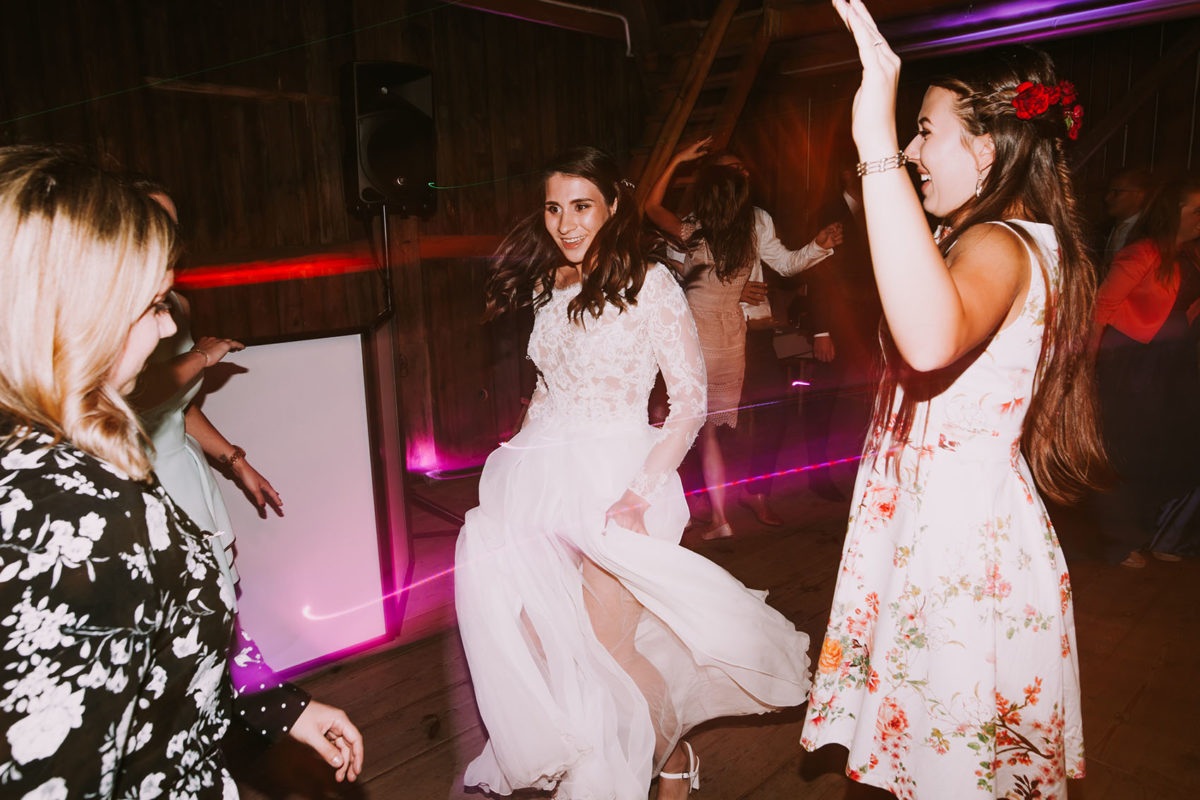 Rustykalny Ślub w stodole, Ślub Folwark Wiązy, Rustykalne wesele pod Krakowem, Rustykalne wesele Warszawa