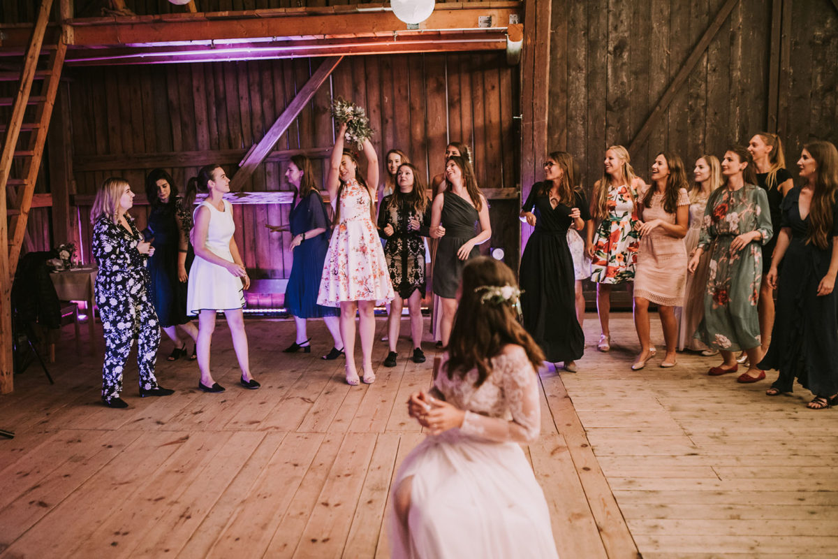 Rustykalny Ślub w stodole, Ślub Folwark Wiązy, Rustykalne wesele pod Krakowem, Rustykalne wesele Warszawa