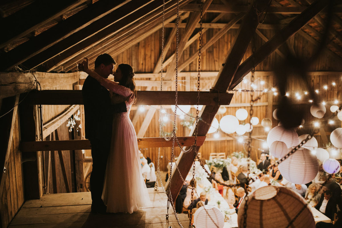 Rustykalny Ślub w stodole, Ślub Folwark Wiązy, Rustykalne wesele pod Krakowem, Rustykalne wesele Warszawa