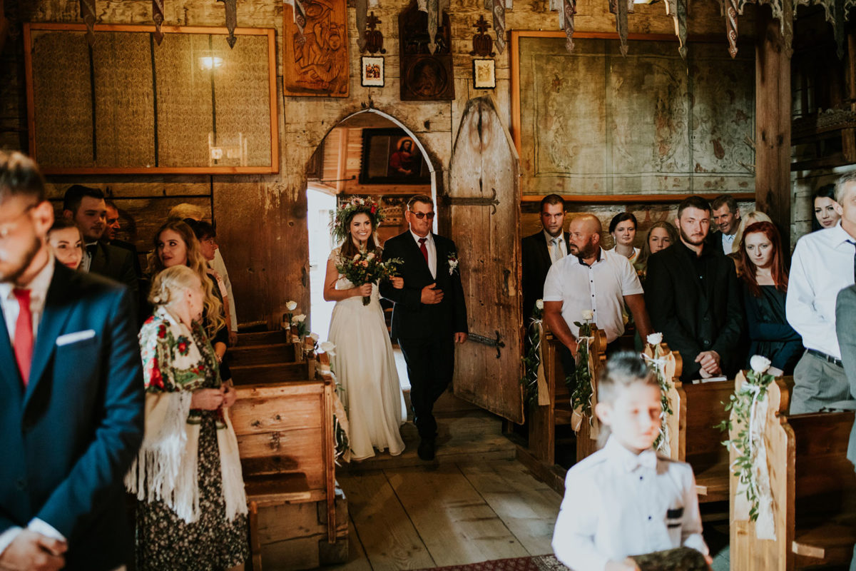 Ślub w Kościele pw. św. Michała Archanioła w Dębnie, Kościół w Dębnie, Fotografia ślubna Warszawa