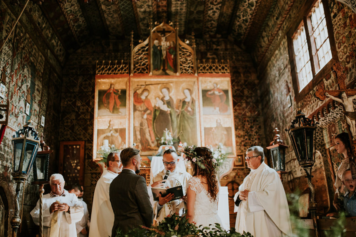 Ślub w Kościele pw. św. Michała Archanioła w Dębnie, Kościół w Dębnie, Fotografia ślubna Warszawa