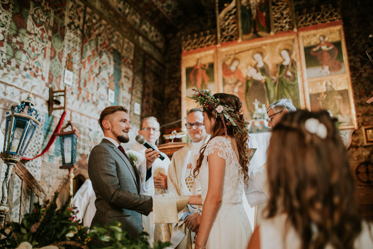 Ślub w Kościele pw. św. Michała Archanioła w Dębnie, Kościół w Dębnie, Fotografia ślubna Warszawa