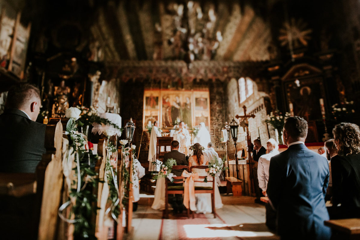 Ślub w Kościele pw. św. Michała Archanioła w Dębnie, Kościół w Dębnie, Fotografia ślubna Warszawa