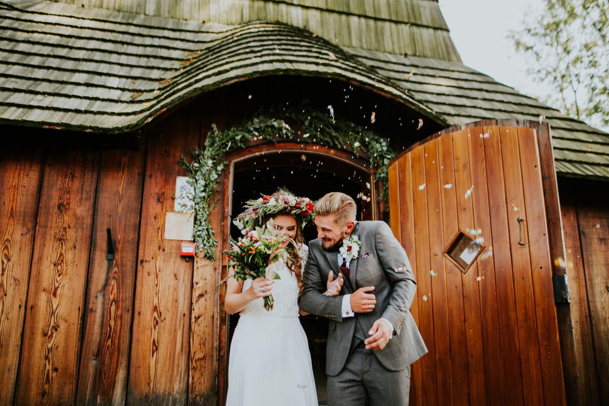 Ślub w Kościele pw. św. Michała Archanioła w Dębnie, Kościół w Dębnie, Fotografia ślubna Warszawa