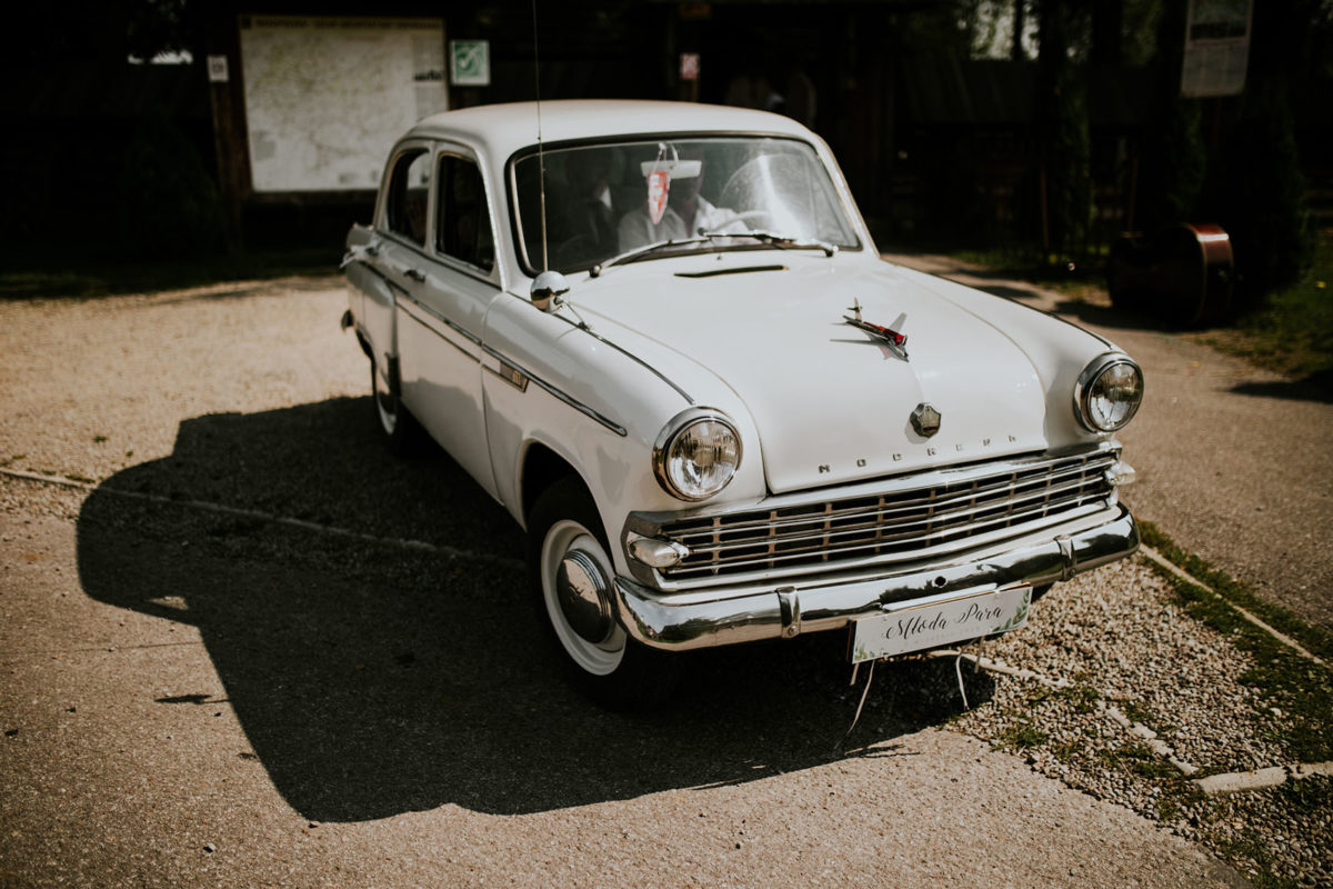 Ślub w Kościele pw. św. Michała Archanioła w Dębnie, Kościół w Dębnie, Fotografia ślubna Warszawa