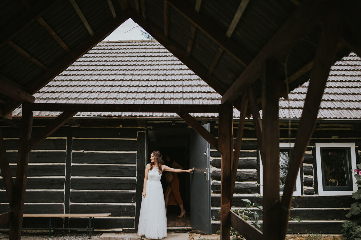 First Look zdjęcia, ślub w Starej Stodole Dobczyce, rustykalny ślub