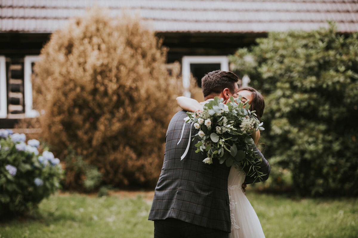 First Look zdjęcia, ślub w Starej Stodole Dobczyce, rustykalny ślub