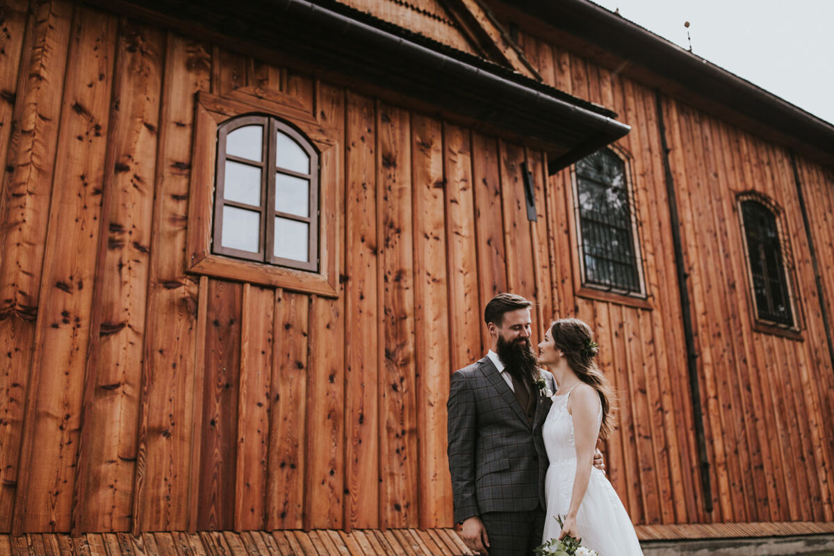 First Look zdjęcia, ślub w Starej Stodole Dobczyce, rustykalny ślub
