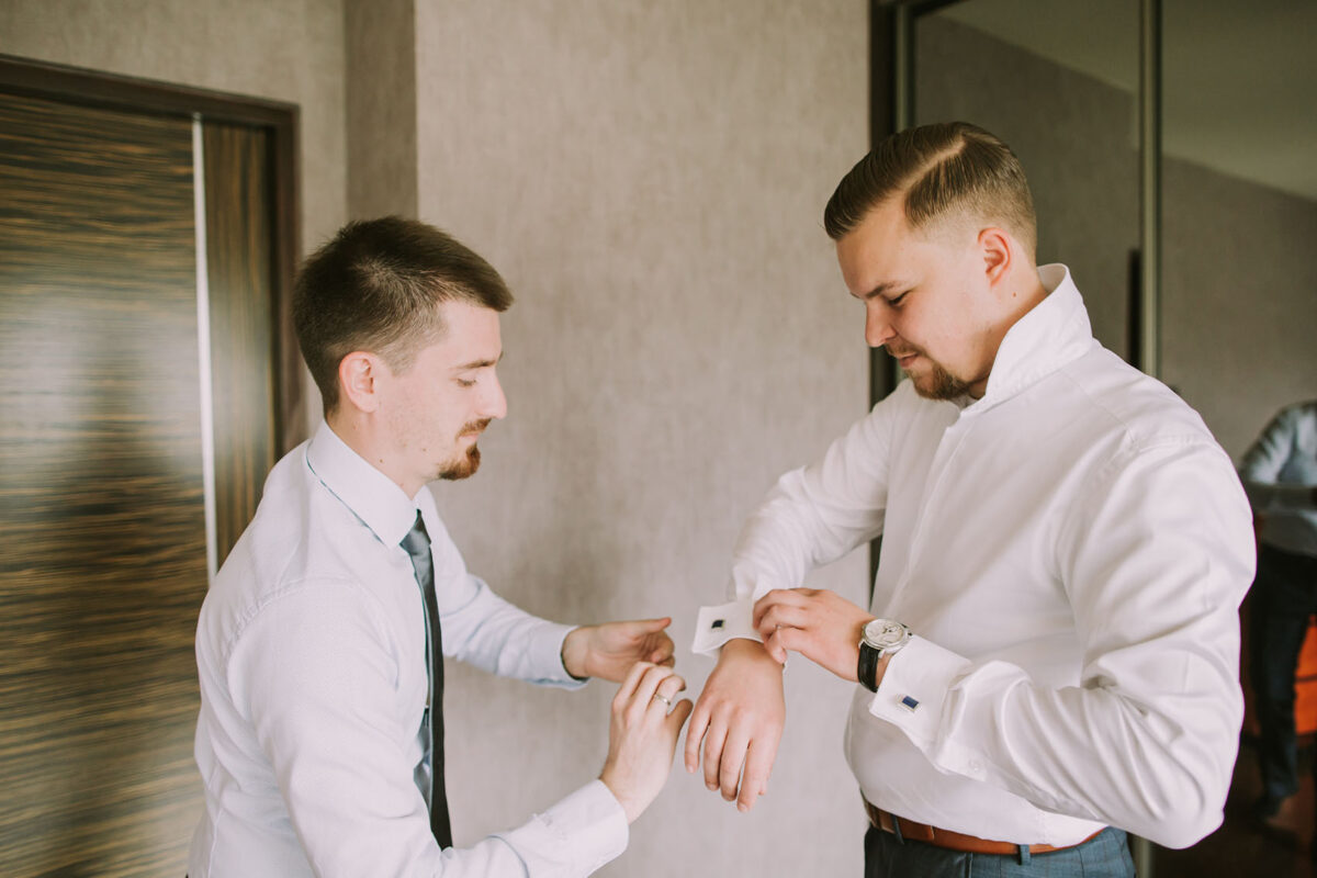 Ślub w Chełmie, Przygotowania ślubne w Dworze Sieraków, Kościół Narodzenia św. Jana Chrzciciela w Chełmie, 