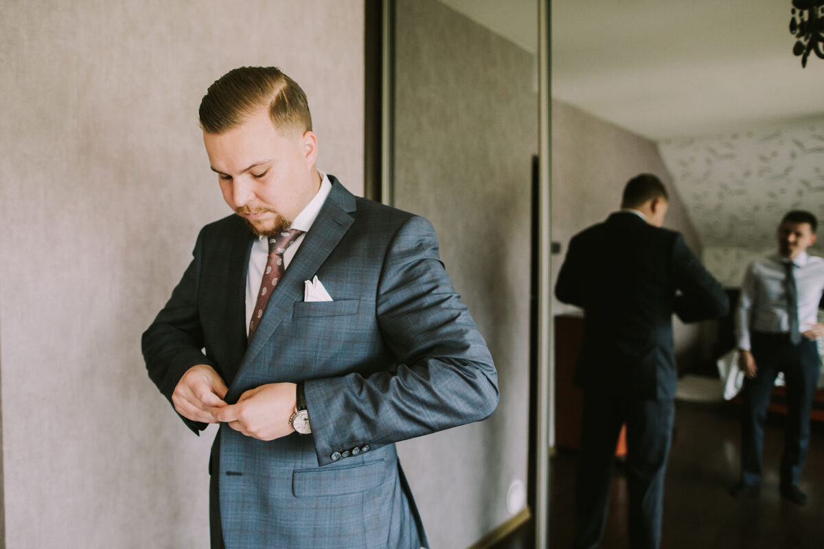 Ślub w Chełmie, Przygotowania ślubne w Dworze Sieraków, Kościół Narodzenia św. Jana Chrzciciela w Chełmie, 