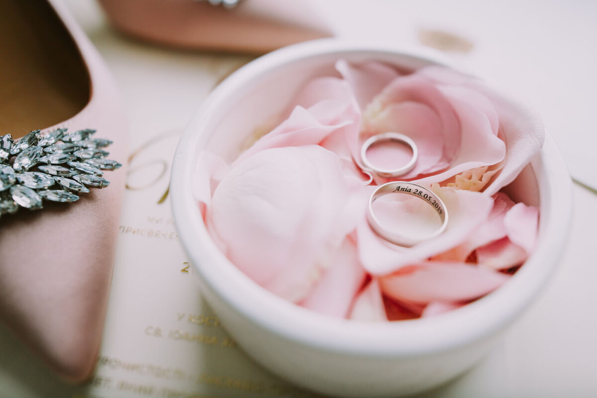 Ślub w Chełmie, Przygotowania ślubne w Dworze Sieraków, Kościół Narodzenia św. Jana Chrzciciela w Chełmie, 