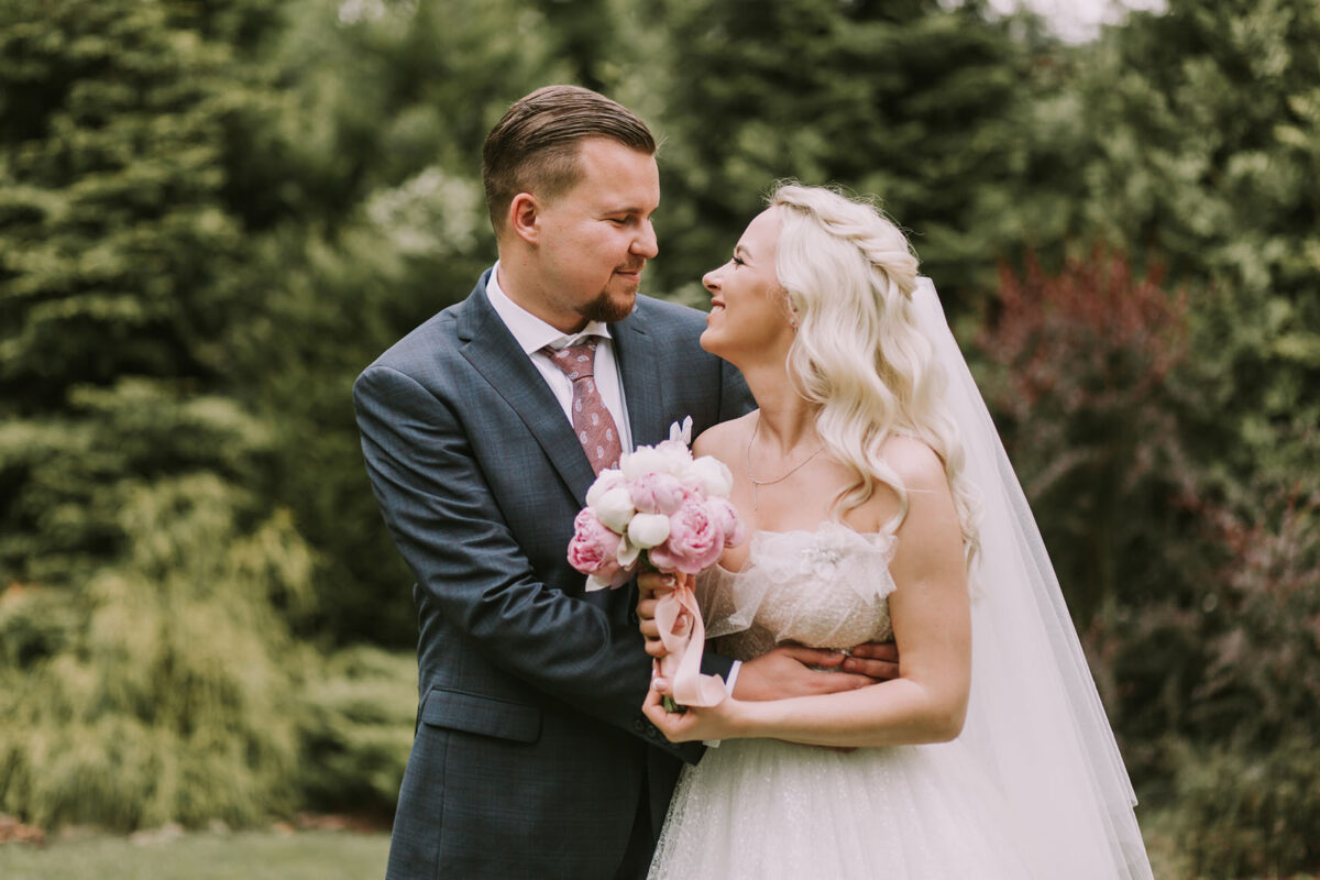 Ślub w Chełmie, Przygotowania ślubne w Dworze Sieraków, Kościół Narodzenia św. Jana Chrzciciela w Chełmie, 