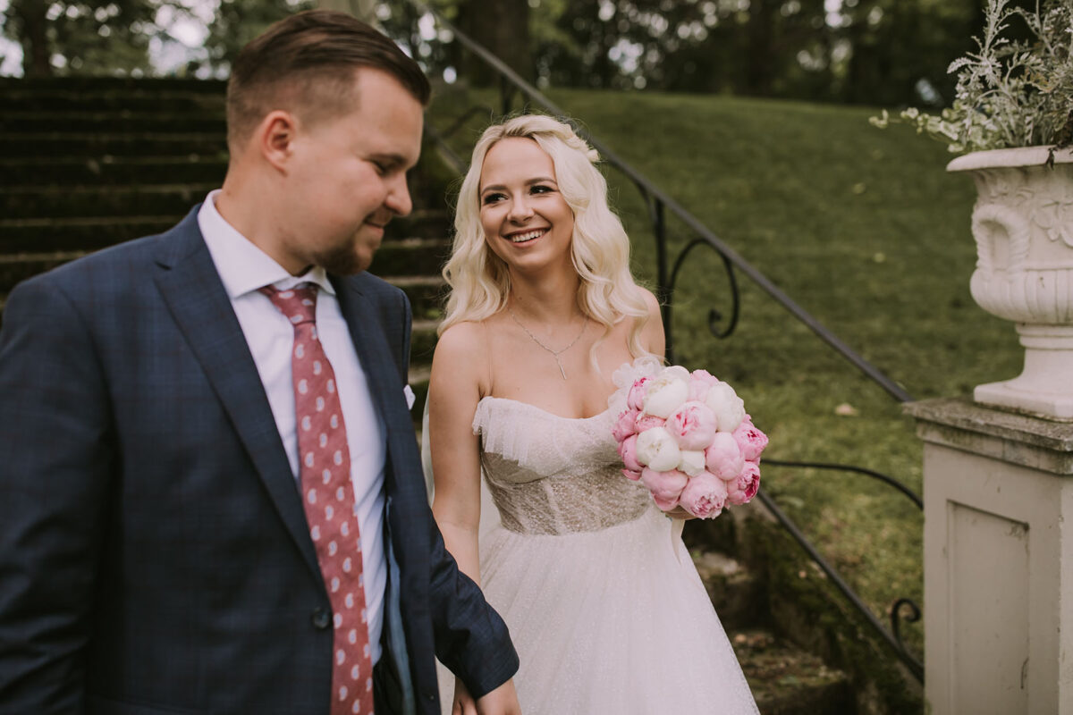 Ślub w Chełmie, Przygotowania ślubne w Dworze Sieraków, Kościół Narodzenia św. Jana Chrzciciela w Chełmie, 