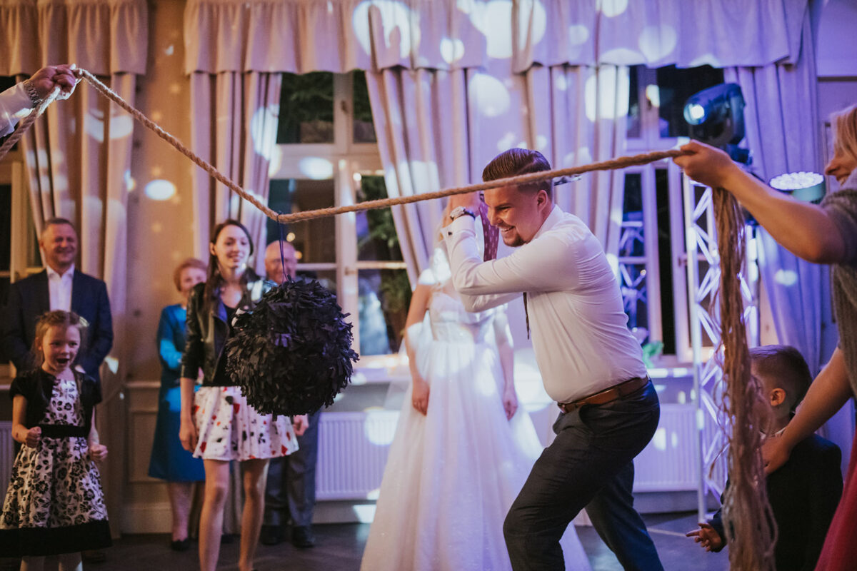 Pierwszy taniec, Wesele w Dworku w Sierakowie Sesja ślubna w trakcie wesela