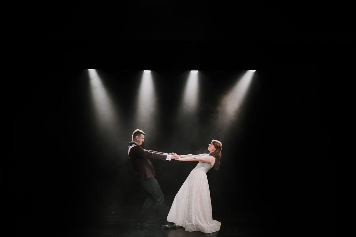 Sesja ślubna na deskach teatru, sesja ślubna Kraków, Sesja ślubna w teatrze