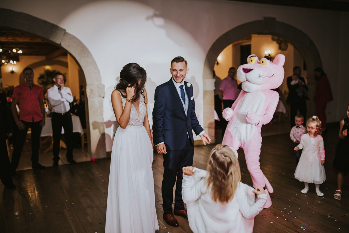 Wesele w okolicach Krakowa, pierwszy taniec, sesja ślubna na Pustyni Błędowskiej